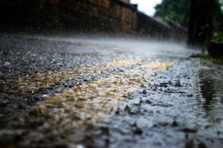 Holiday declared in schools as heavy rain lashes five Tamil Nadu districts